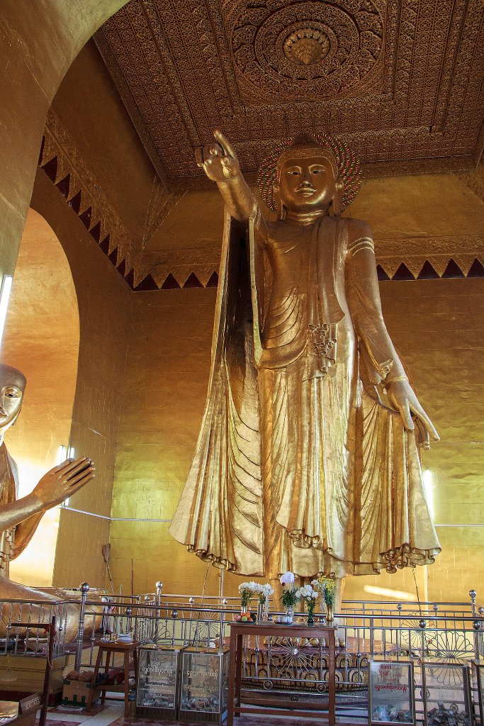08-Shweyattaw Buddha.jpg